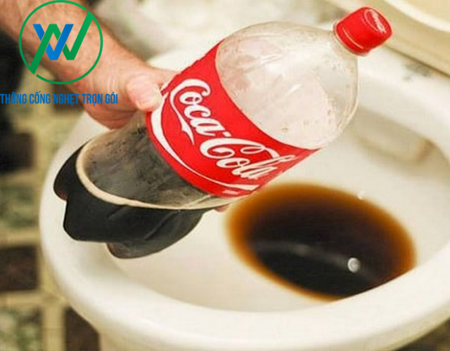 Nhược điểm thông bồn cầu bằng Coca