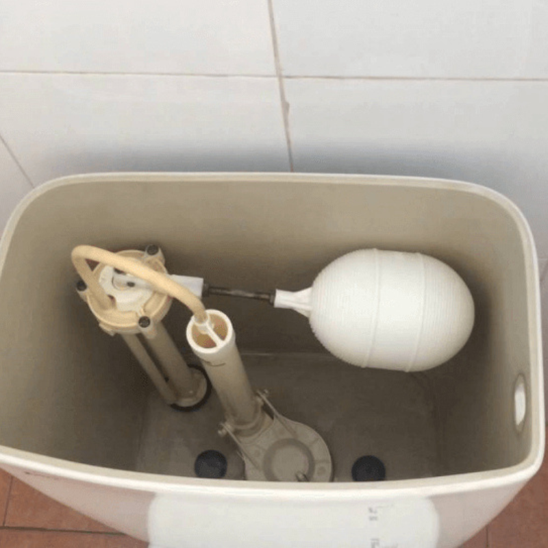Kiểm tra van cấp nước vào két