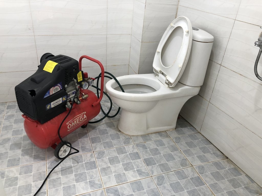 Gọi dịch vụ hút hầm cầu chuyên nghiệp